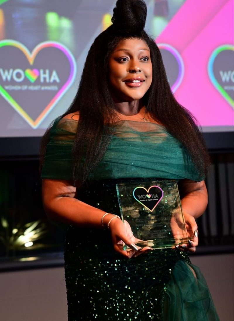 photo_5866373101372162509_y